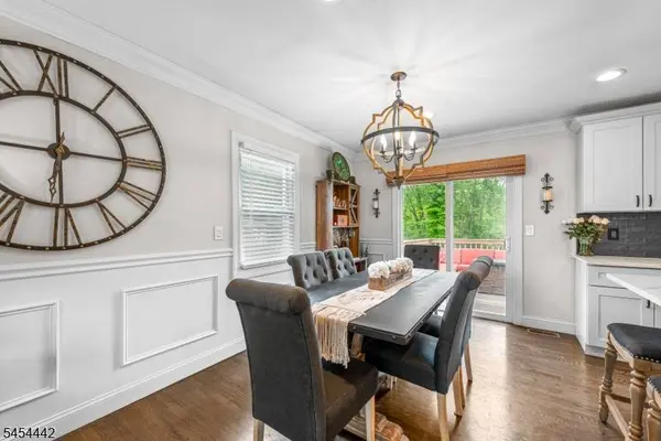 28 Chicjon Ln, East Hanover Twp., NJ 07936