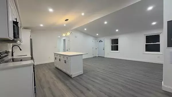 Ny 11949,,11A Dogwood Manorville