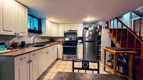 7 W Oak ST, Islip, NY 11751