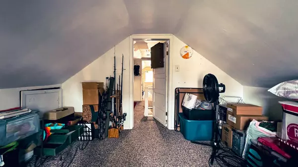 7 W Oak ST, Islip, NY 11751