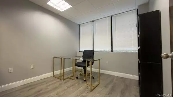 608 Johnson Ave #7, Bohemia, NY 11716