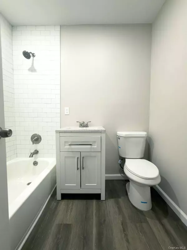 77 Spar DR, Mastic Beach, NY 11951