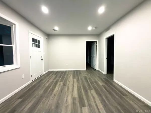 77 Spar DR, Mastic Beach, NY 11951