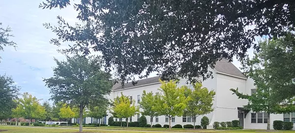 The Financial Pros and Cons of Renting vs. Buying in Summerville SC