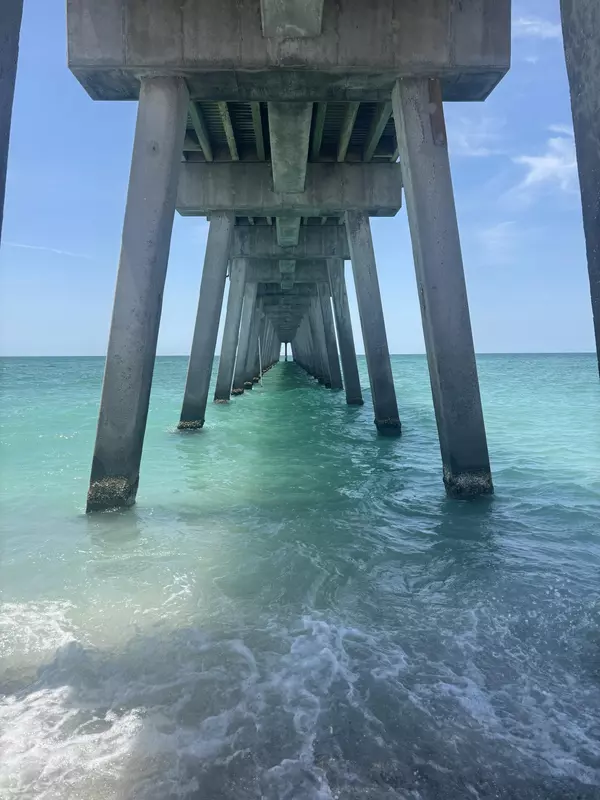 Venice Beach, Nokomis Beach, or Caspersen? Your Guide to Local Beaches