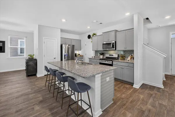 109 Sunray Ln, Summerville, SC 29486