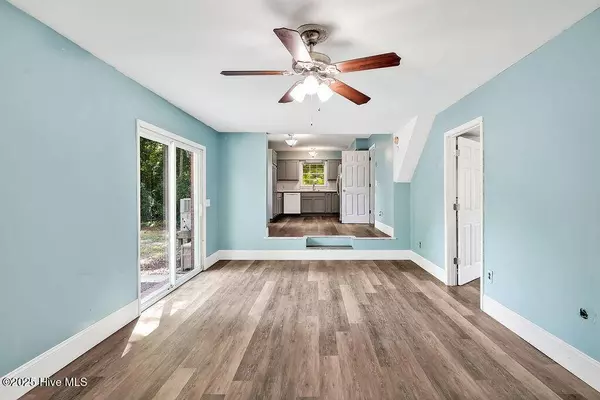 32 Twin Oaks DR, Castle Hayne, NC 28429