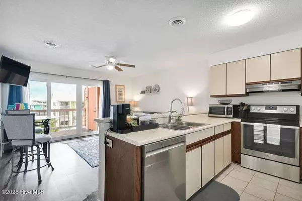 1615 Carolina Beach AVE N #Apt E15, Carolina Beach, NC 28428