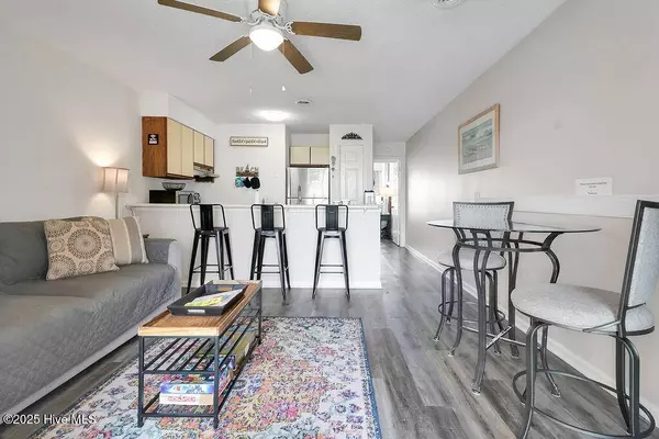 1615 Carolina Beach AVE N #Apt E15, Carolina Beach, NC 28428