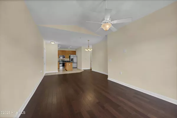 618 Condo Club DR #Unit 308, Wilmington, NC 28412