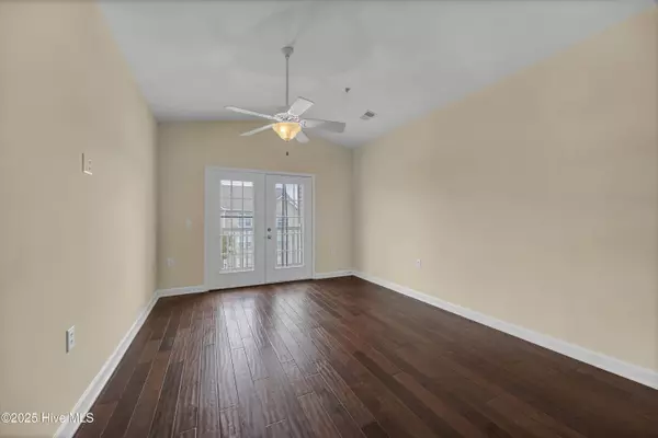 618 Condo Club DR #Unit 308, Wilmington, NC 28412