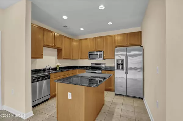 618 Condo Club DR #Unit 308, Wilmington, NC 28412