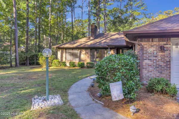 21 Carolina Shores Pkwy, Calabash, NC 28467