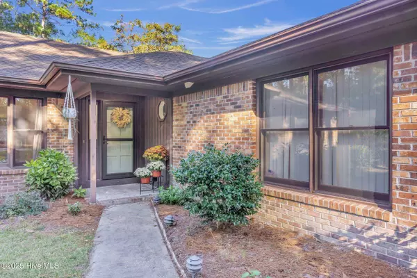 21 Carolina Shores Pkwy, Calabash, NC 28467