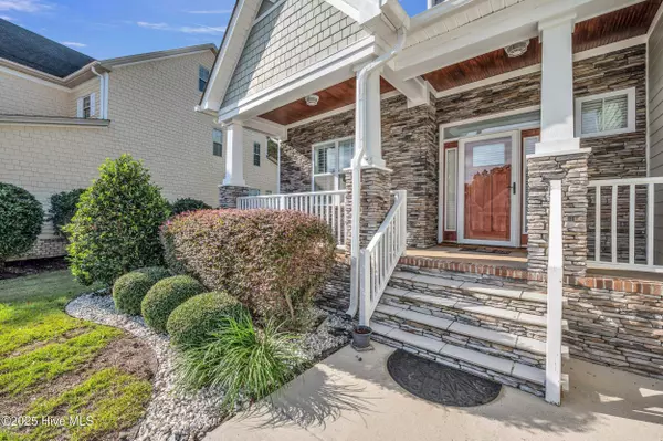 333 Tall Ships LN, Hampstead, NC 28443