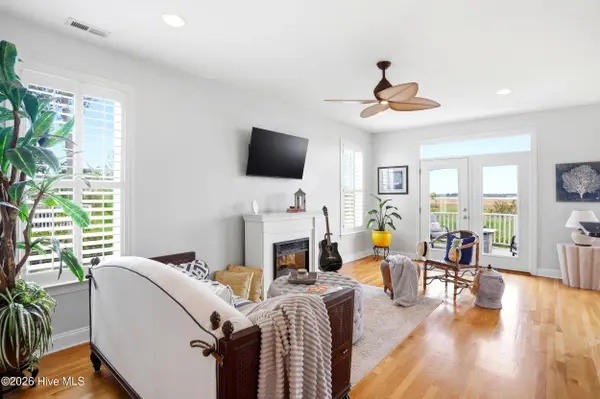 233 River Gate LN, Wilmington, NC 28412
