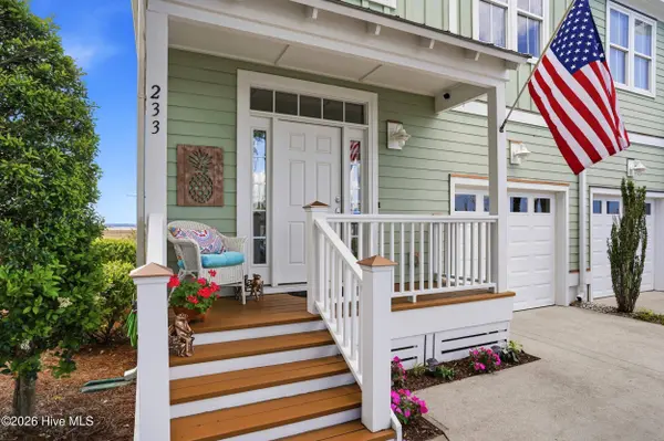 233 River Gate LN, Wilmington, NC 28412