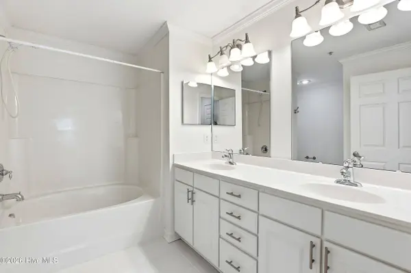 2820 Bloomfield LN #Unit 105, Wilmington, NC 28412