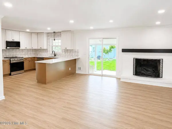 4622 Dean DR, Wilmington, NC 28405