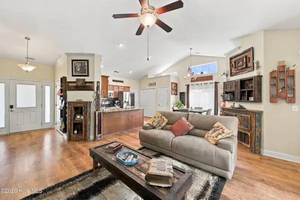 8795 Lanvale Oaks DR NE, Leland, NC 28451
