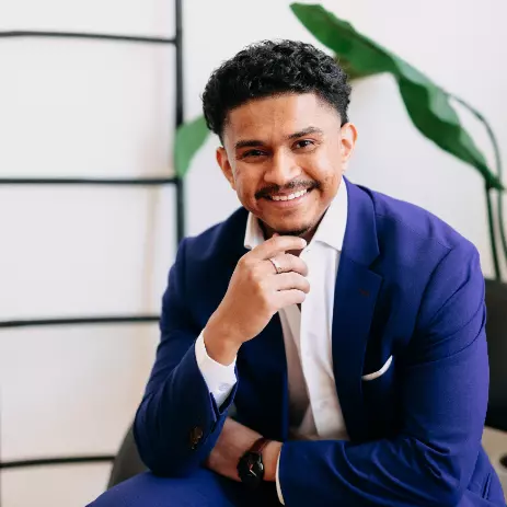 original_d0187adb-d2c6-43a3-a53a-00b2a4e17401 (2)