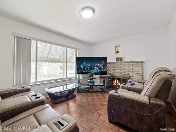 29329 BONNIE Drive, Warren, MI 48093