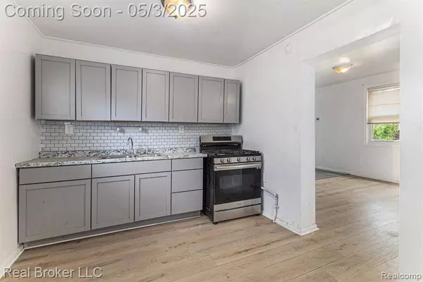 21715 NEVADA Avenue, Eastpointe, MI 48021