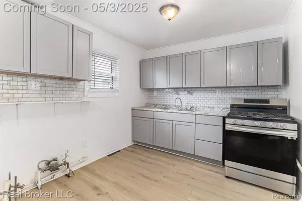 21715 NEVADA Avenue, Eastpointe, MI 48021