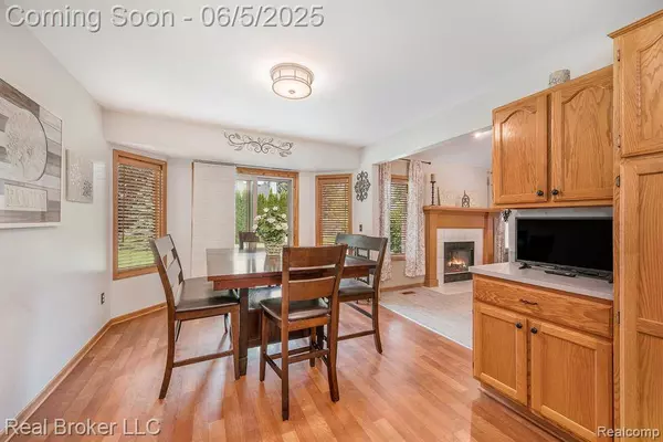 50155 OXFORD Drive, Macomb Twp, MI 48044