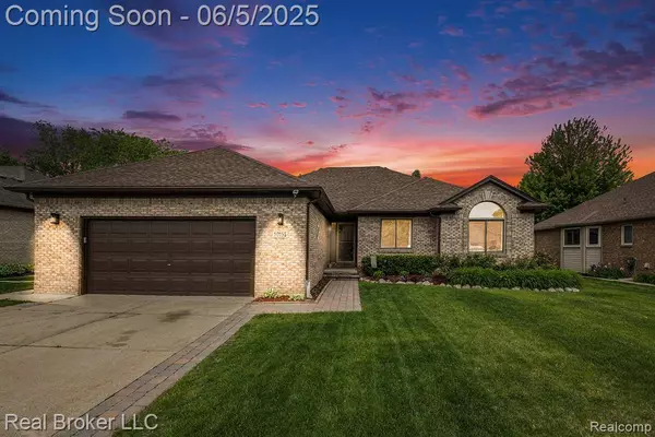 50155 OXFORD Drive, Macomb Twp, MI 48044