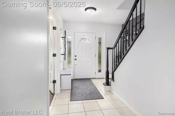 18624 Irving Street, Livonia, MI 48152