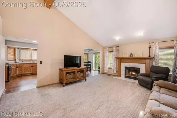 50155 OXFORD Drive, Macomb Twp, MI 48044