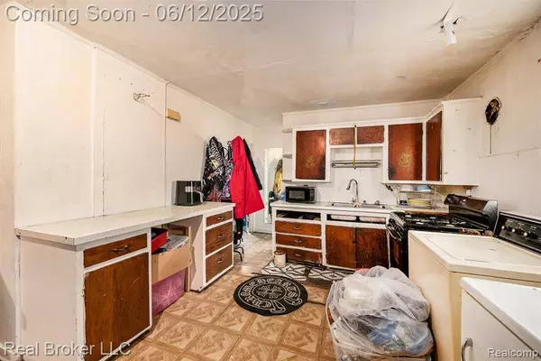 15036 BLACKSTONE Street, Detroit, MI 48223