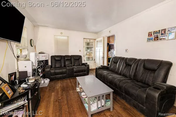 15036 BLACKSTONE Street, Detroit, MI 48223