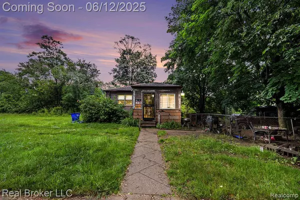 15036 BLACKSTONE Street, Detroit, MI 48223