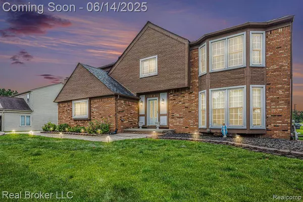 5582 Greenbriar Drive, West Bloomfield Twp, MI 48322