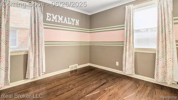 9269 Hubert Avenue, Allen Park, MI 48101