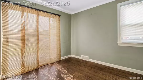 9269 Hubert Avenue, Allen Park, MI 48101