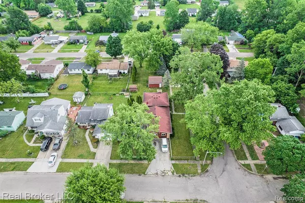 2236 Rosenfield Drive, Flint, MI 48505