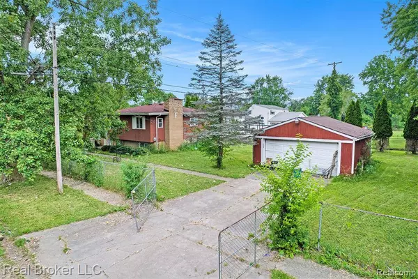 2236 Rosenfield Drive, Flint, MI 48505