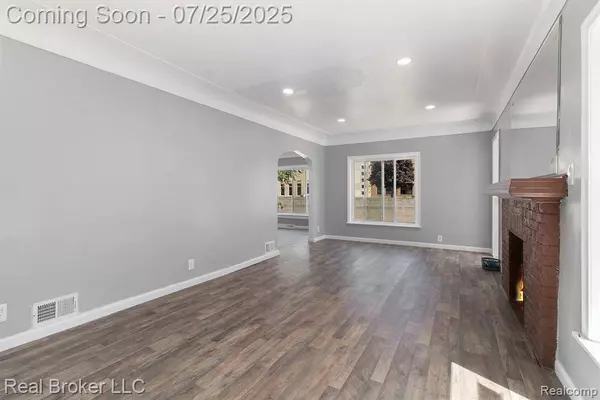 8301 Dodge Avenue, Warren, MI 48089