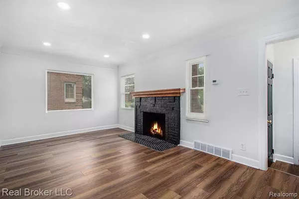 15763 Mansfield Street, Detroit, MI 48227