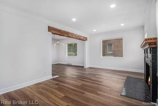 15763 Mansfield Street, Detroit, MI 48227