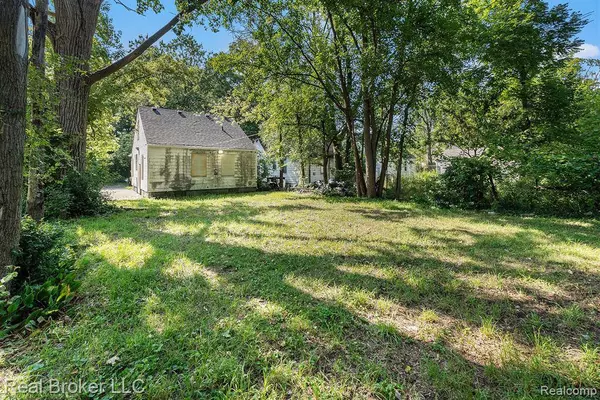 19922 Stahelin Avenue, Detroit, MI 48219