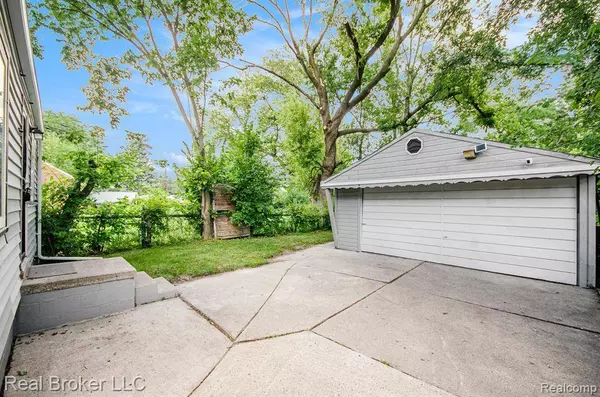 15431 E State Fair Street, Detroit, MI 48205