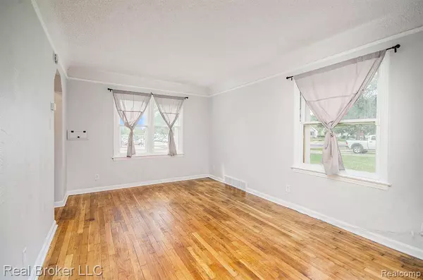 15431 E State Fair Street, Detroit, MI 48205