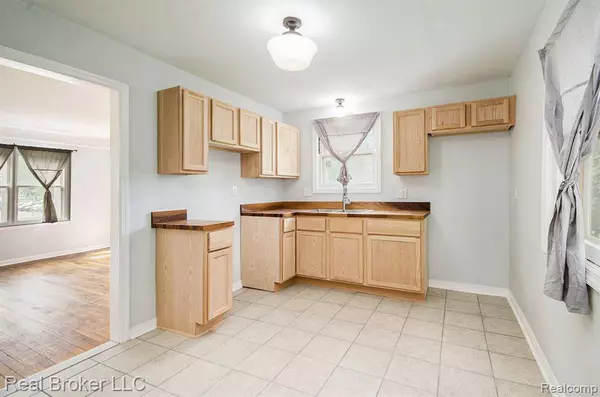 15431 E State Fair Street, Detroit, MI 48205