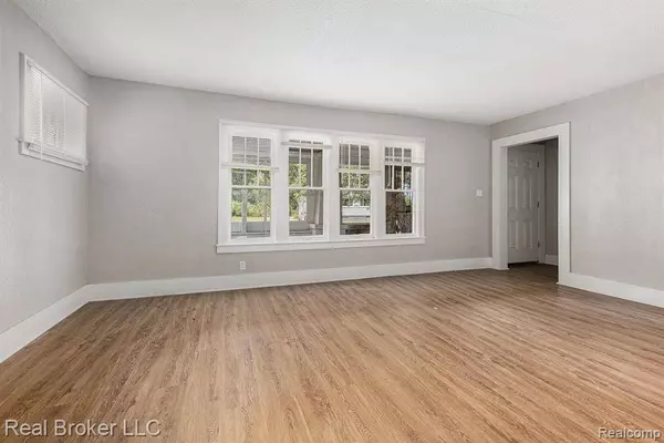 27305 Norfolk Street, Inkster, MI 48141