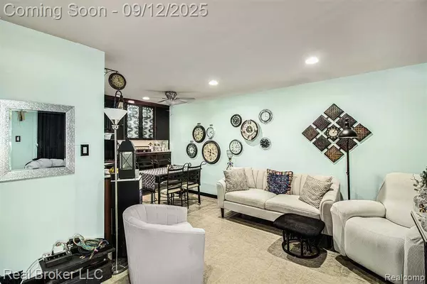 24301 Kelly Road, Eastpointe, MI 48021