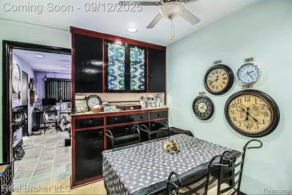 24301 Kelly Road, Eastpointe, MI 48021